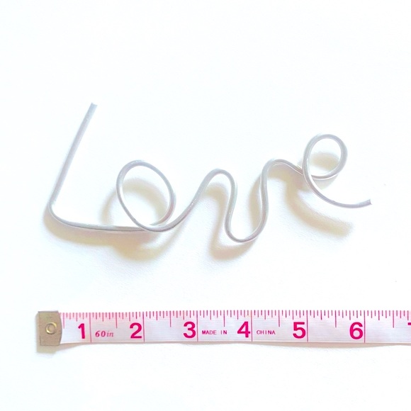 FREE "Love" with Bundle - wire word Wall Decoration - Picture 2 of 3